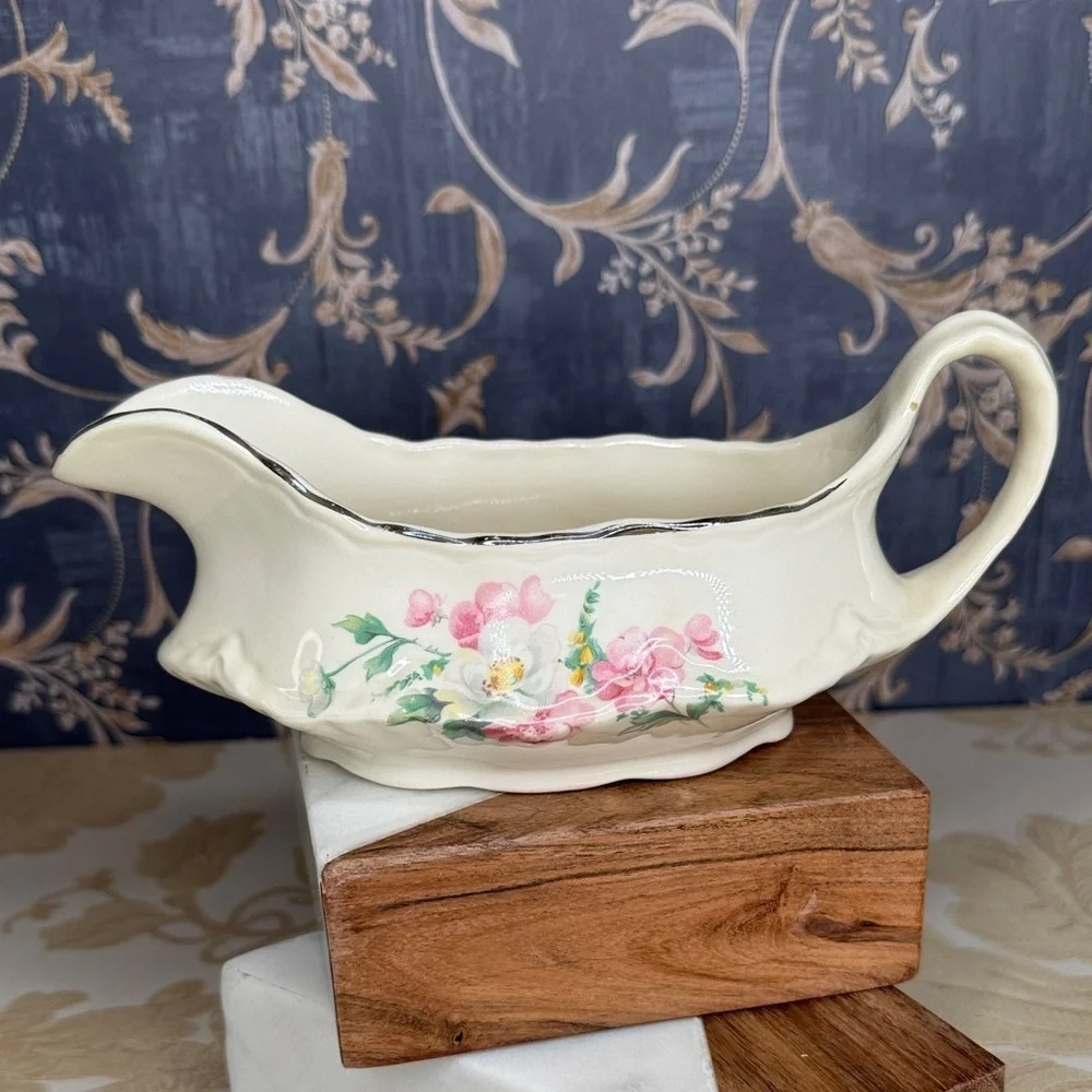 Vintage 1947 Homer Laughlin Oval Floral Pattern Gravy Boat Platinum Trim